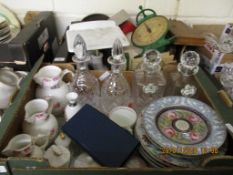 BOX CONTAINING MIXED PLATES, COALPORT CAUGHLEY MASK HEAD SET OF THREE JUGS, DECANTERS ETC