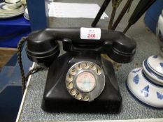 VINTAGE BAKELITE TELEPHONE, TOGETHER WITH A FURTHER EASTERN BRASS OIL LAMP (2)