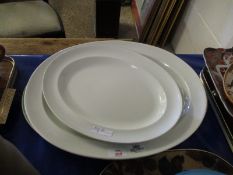 TWO GLAZED OVAL MEAT PLATES TOGETHER WITH ONE OTHER WITH A FLORAL BORDER (3)