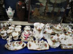 LARGE QUANTITY OF OLD COUNTRY ROSE TEA/DINNER WARES