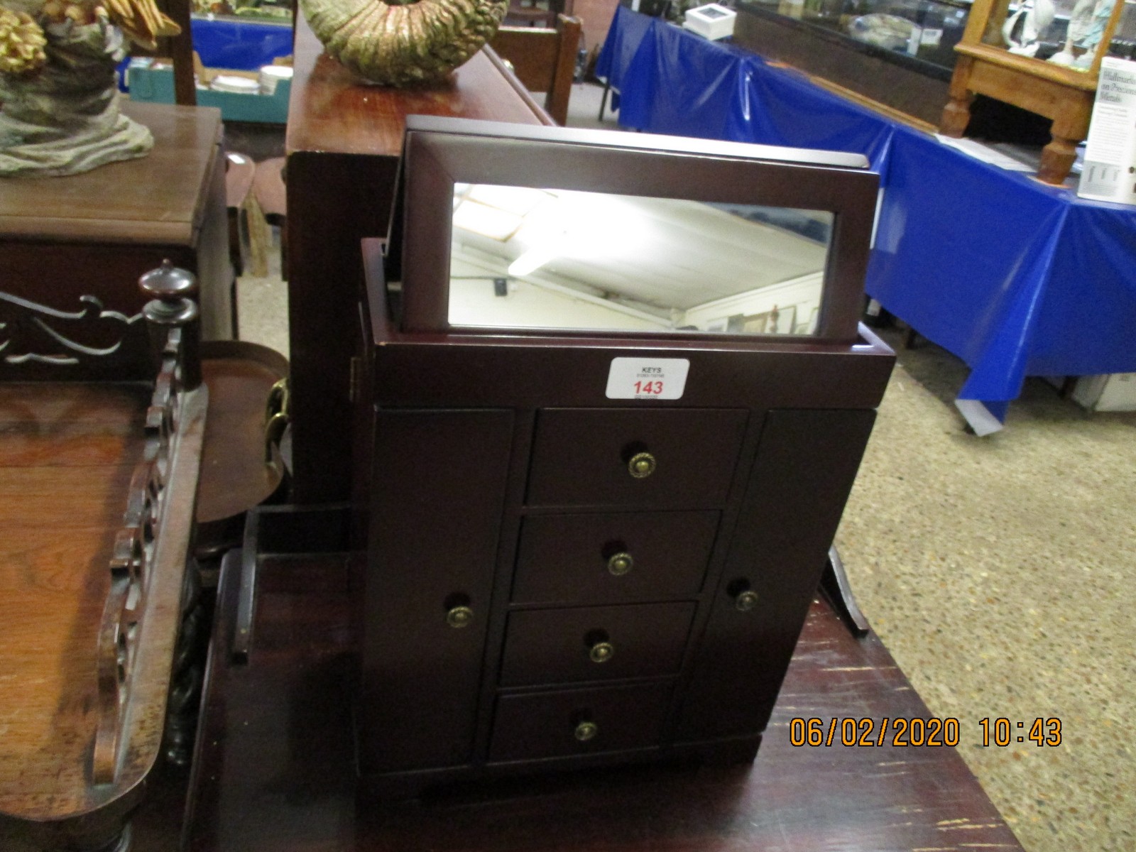 BEECHWOOD FRAMED TABLE TOP JEWELLERY CABINET