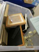 BOX CONTAINING SMALL PICTURE FRAMES, ELECTRIC LAMP ETC