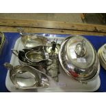 TRAY CONTAINING SILVER PLATED WARES TO INCLUDE OVAL TUREENS, SAUCE BOATS, CAKE SLICE ETC