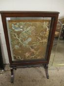 GOOD QUALITY MAHOGANY FRAMED FIRE SCREEN WITH ORIENTAL TYPE PANEL