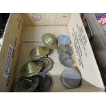 BOX CONTAINING MIXED VICTORIAN BRASS BUTTONS