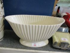 DARTMOUTH POTTERY CREAM FLUTED BOWL (A/F)