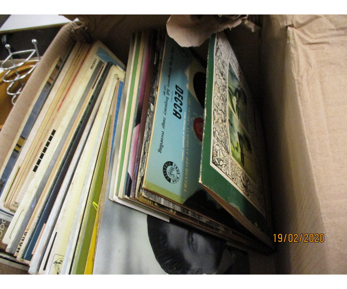 BOX VARIOUS CLASSICAL VINYL RECORDS