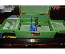 JEWELLERY BOX CONTAINING VARIOUS COSTUME JEWELLERY