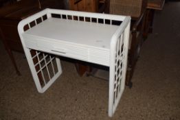 WHITE PAINTED SIDE TABLE WITH SPINDLE BACK AND SIDES