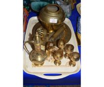 TRAY OF VARIOUS BRASS WARES