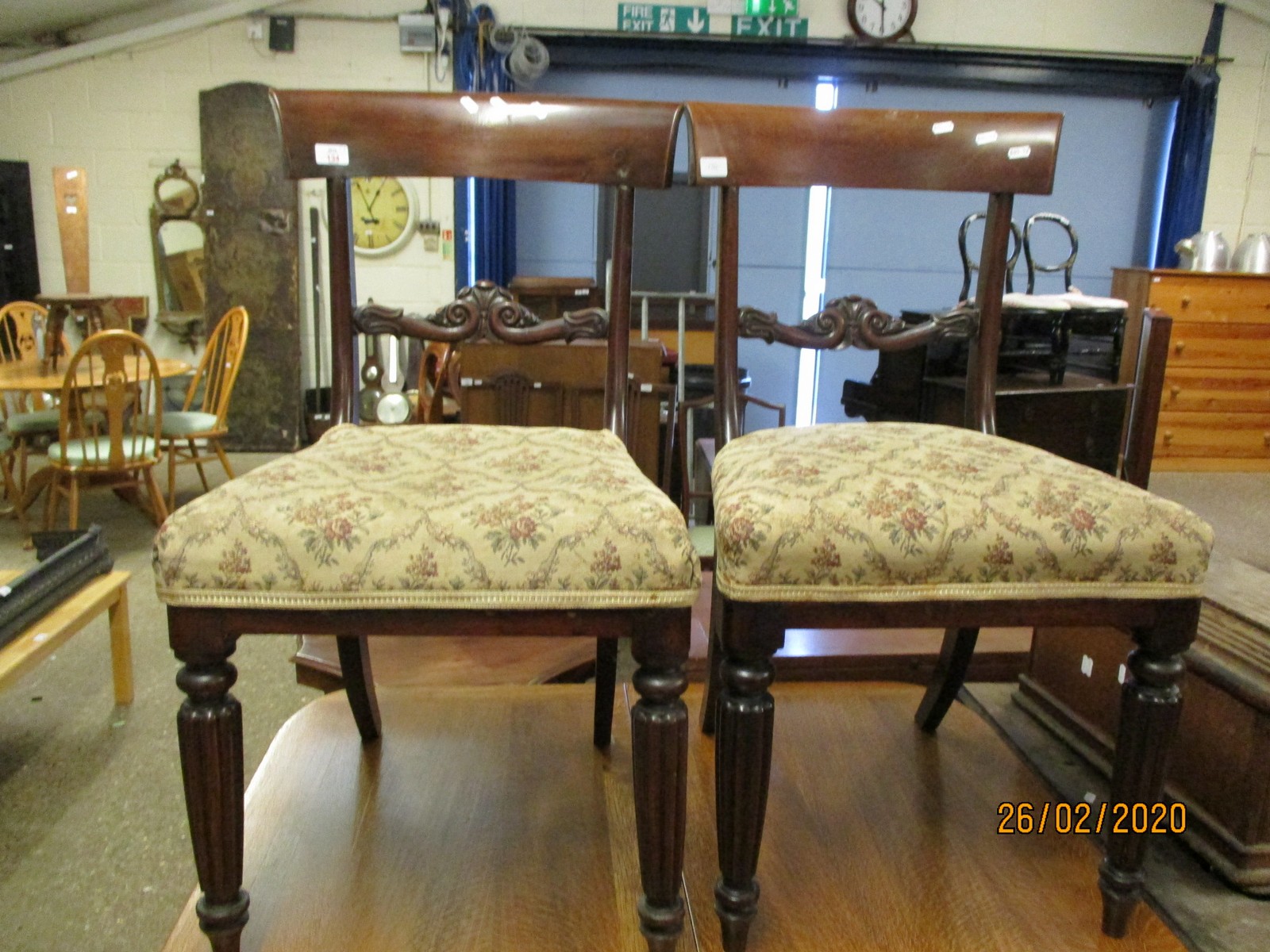 PAIR OF 19TH CENTURY BAR BACK DINING CHAIRS