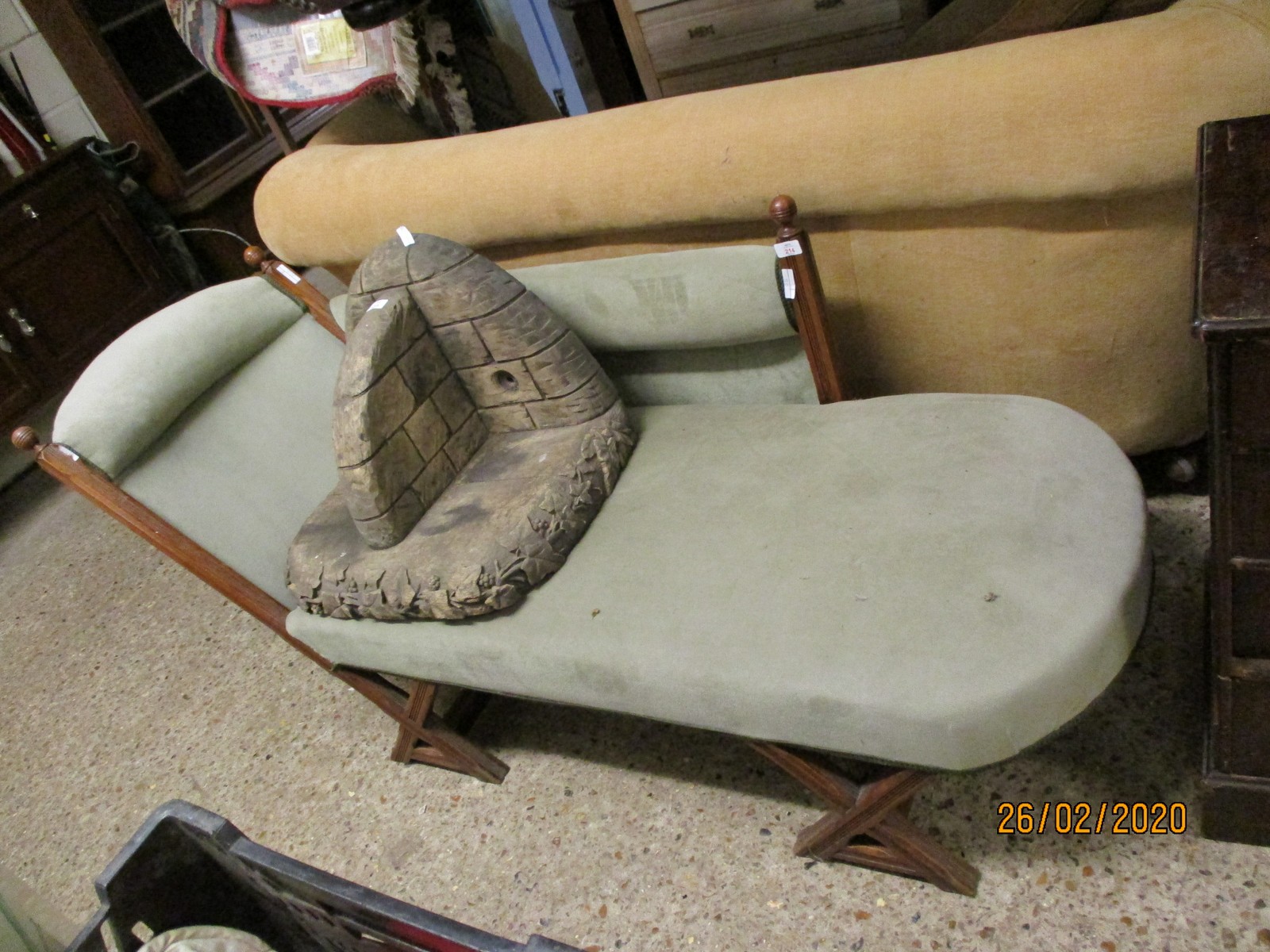 MAHOGANY AND GREEN UPHOLSTERED CHAISE LONGUE