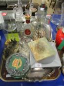 TRAY CONTAINING A SODA SIPHON, PLATED MOUNTED CRUET, VARIOUS VINTAGE AND OTHER BOTTLES, PLATED