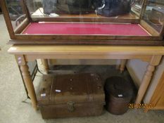 RECTANGULAR BEECHWOOD KITCHEN TABLE ON TURNED LEGS