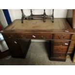 19TH CENTURY OAK TWIN PEDESTAL DESK WITH NINE DRAWERS WITH SWAN NECK HANDLES