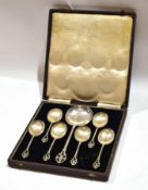 Case of silver plated spoons comprising a serving spoon and 6 dessert or soup spoons, all with