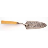 William IV large fish slice of spade shape with foliate pierced detail and shell joiner, bone
