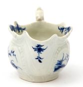 18th century Worcester sauce boat decorated in blue and white with the two porter pattern, 12cm