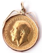 George V sovereign dated 1912, framed in a yellow metal pendant mount, gross weight 9.3g