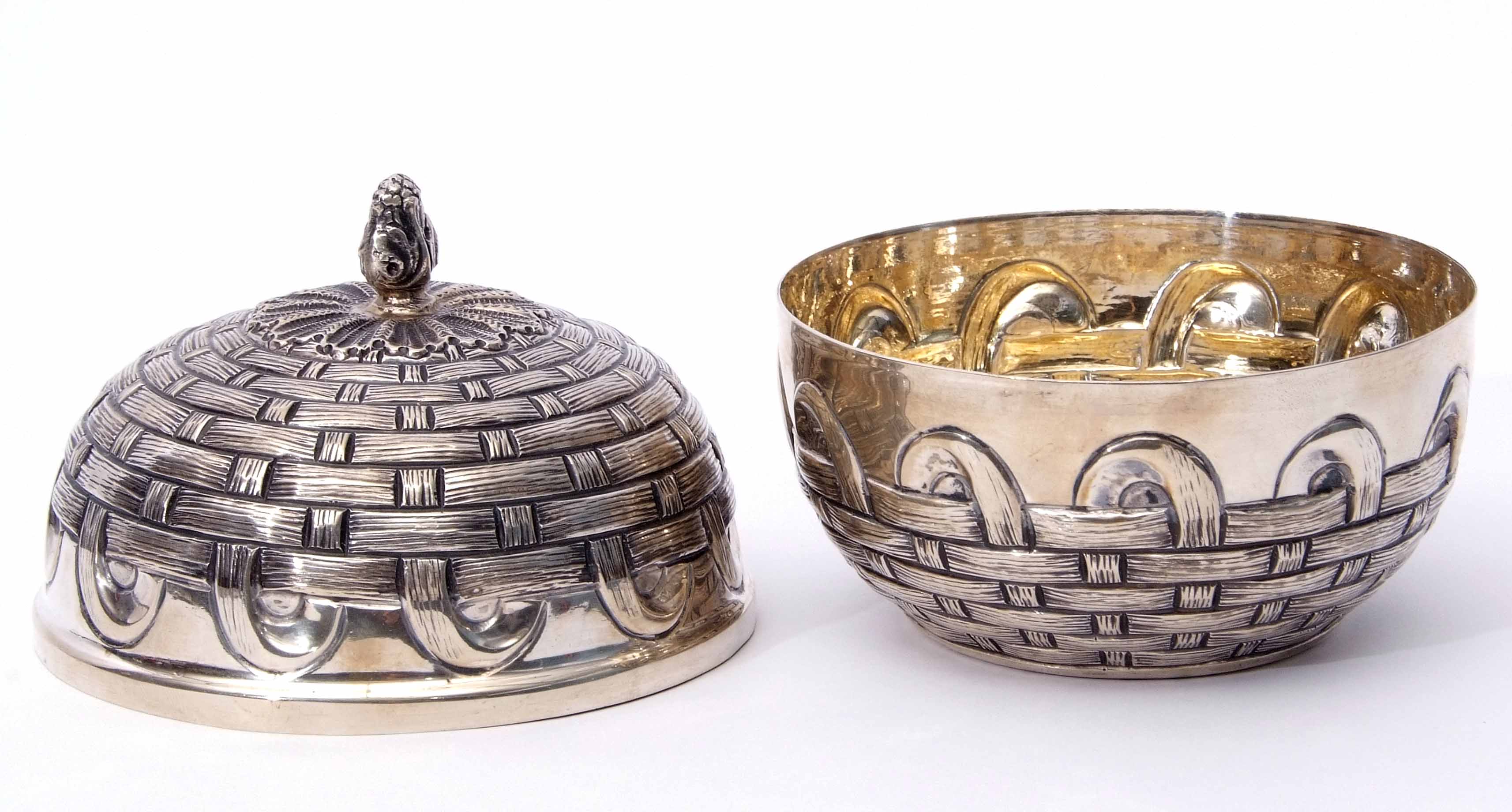 Very unusual rare woven basket design 1900 solid silver container with gilded interior, stamped ' - Image 2 of 3