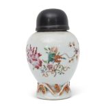 18th century Chinese porcelain tea caddy with wooden cover, the caddy decorated in famille rose