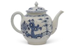 18th century Lowestoft porcelain tea pot decorated in underglaze blue with a chinoiserie design, the