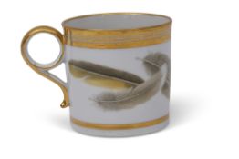 18th century coffee can, probably Worcester, painted with feathers within a gilt border, 6cm high