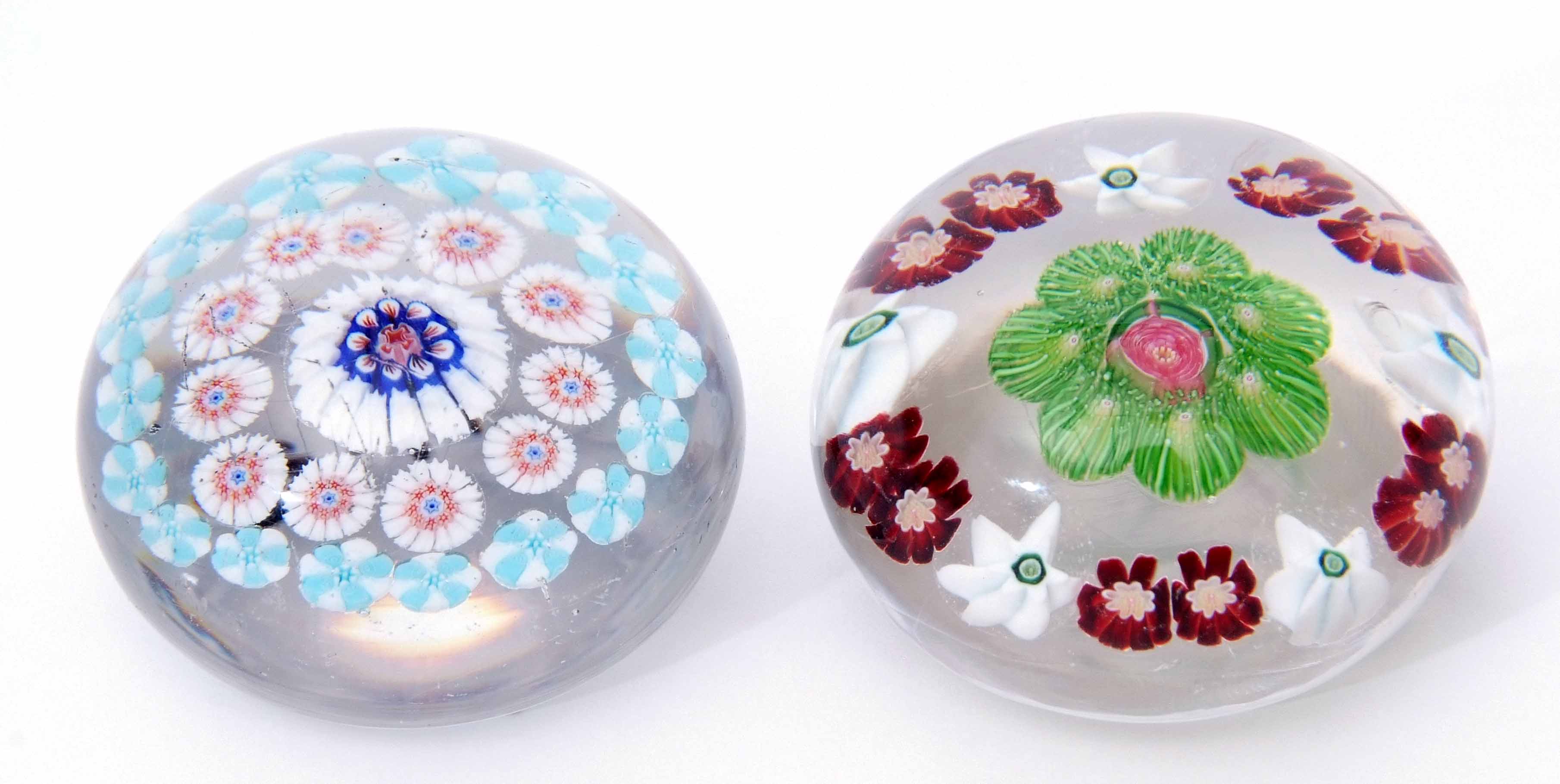 Clichy miniature concentric millefiori paperweight, clear glass with central pink and green rose - Image 2 of 2