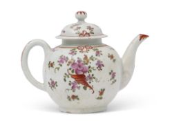 18th century Lowestoft porcelain tea pot decorated in Compagnie des Indes style with floral sprays