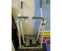 CROSS TRAINER