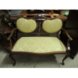 EDWARDIAN MAHOGANY SATINWOOD INLAID YELLOW UPHOLSTERED COTTAGE SOFA ON CABRIOLE FRONT LEGS