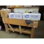 GOOD QUALITY PINE WORK BENCH WITH MOUNTED VICE