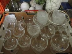 BOX CONTAINING CHAMPAGNE GLASSES, PEDESTAL BOWLS ETC