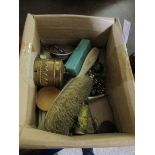 BOX CONTAINING MIXED LOT OF ODDMENTS TO INCLUDE A BRASS TAPE MEASURE, BONE SMALL BRUSH ETC