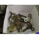 SMALL BOX OF CLOCK KEYS