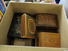 BOX CONTAINING MIXED LACQUERED AND INLAID MUSIC BOXES