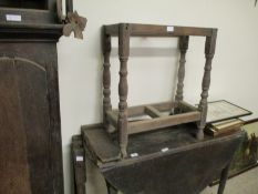 18TH CENTURY OAK DROP LEAF TABLE ON PAD FEET AND A FURTHER SEPARATE SET OF PAD FEET AND A STICK