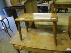 20TH CENTURY ELM RECTANGULAR MILKING TYPE STOOL ON TURNED SUPPORTS