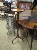 19TH CENTURY MAHOGANY CIRCULAR TOP PLANT STAND WITH REEDED COLUMN AND A TRIPOD BASE