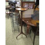 19TH CENTURY MAHOGANY CIRCULAR TOP PLANT STAND WITH REEDED COLUMN AND A TRIPOD BASE