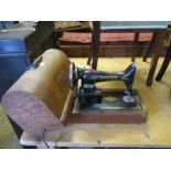 OAK CASED DOME TOP SINGER SEWING MACHINE
