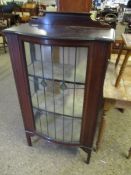 EDWARDIAN MAHOGANY SINGLE LEADED AND GLAZED BOW FRONTED DOOR DISPLAY CABINET WITH SATINWOOD BANDING