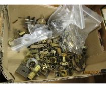 BOX OF VARIOUS BRASS FITTINGS ETC