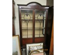 EDWARDIAN MAHOGANY ASTRAGAL GLAZED TWO-DOOR DISPLAY CASE RAISED ON SHAPED FEET