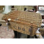 WICKER LAUNDRY BOX