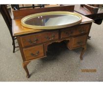 MAHOGANY FOUR DRAWER DRESSING TABLE