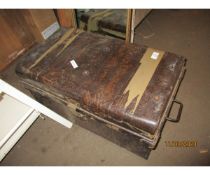 VINTAGE METAL TRUNK