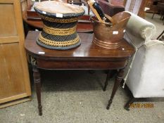 19TH CENTURY MAHOGANY FOLD-OVER CARD TABLE ON TURNED LEGS