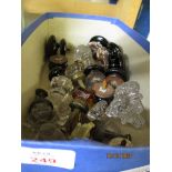 BOX CONTAINING GLASS AND PORCELAIN FURNITURE KNOBS
