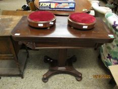 WILLIAM IV PERIOD ROSEWOOD FOLD-TOP CARD TABLE, BEADED FRIEZE RAISED ON CHAMFERED SQUARE SUPPORT